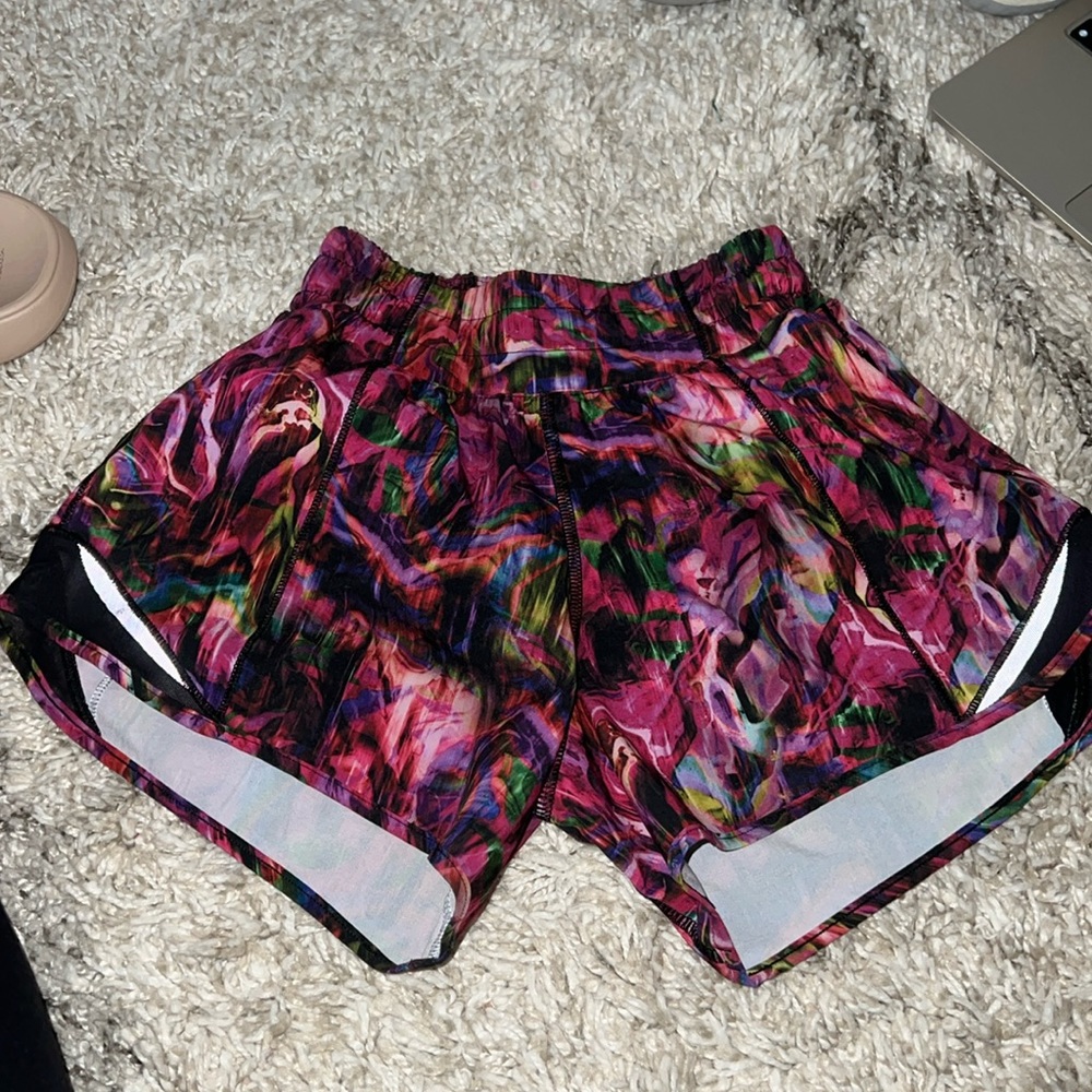 Lululemon Hotty Hot shorts 4 inch size 0